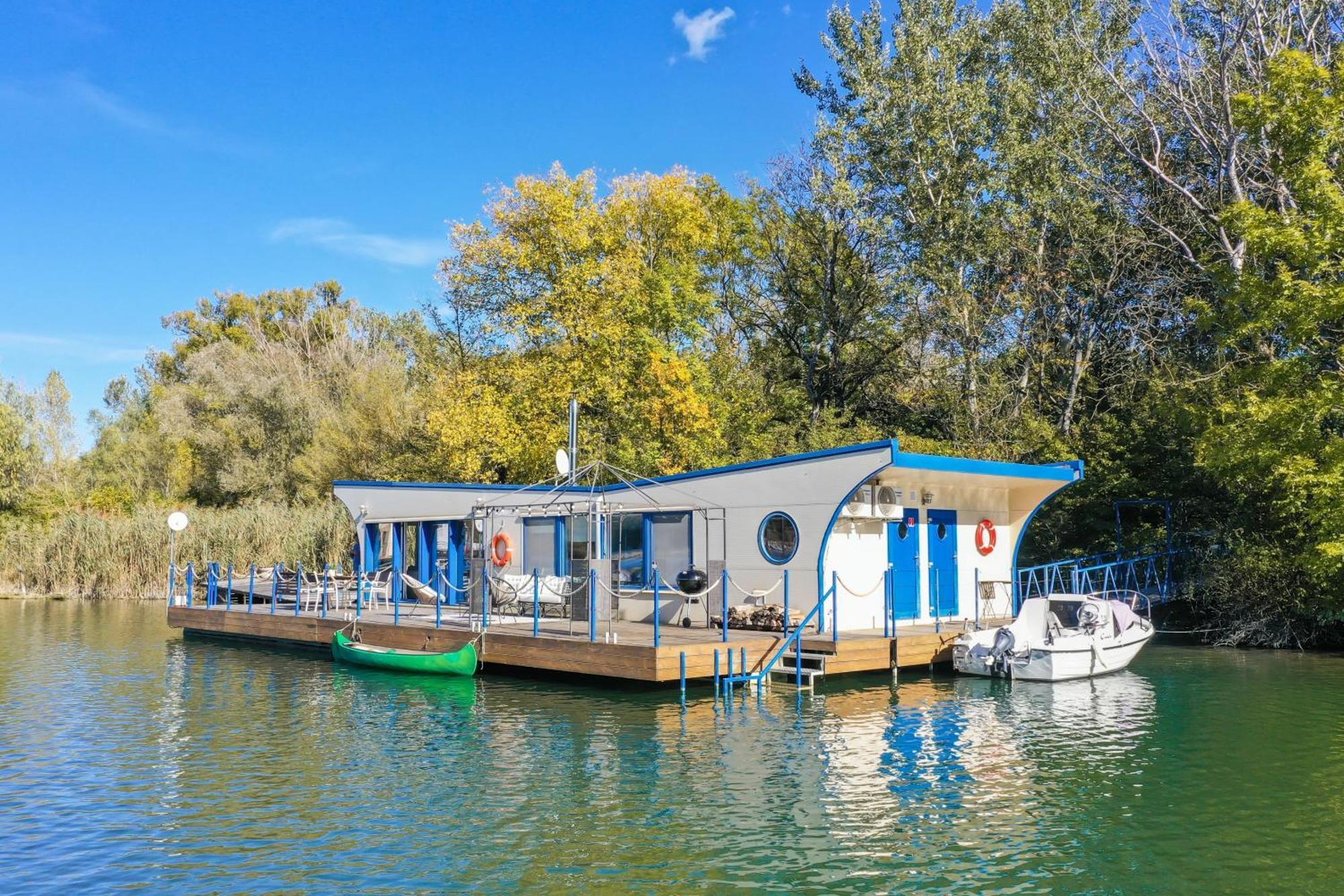 Ocarujuci Houseboat Na Dunaji Братислава Экстерьер фото