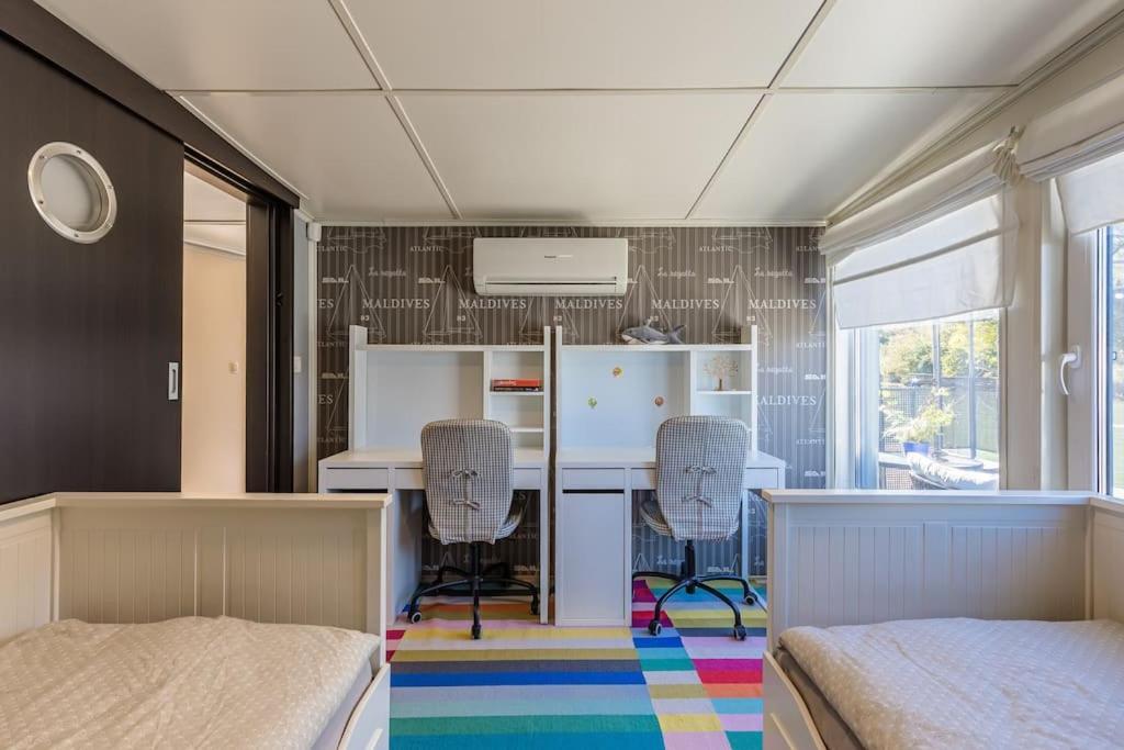 Ocarujuci Houseboat Na Dunaji Братислава Экстерьер фото