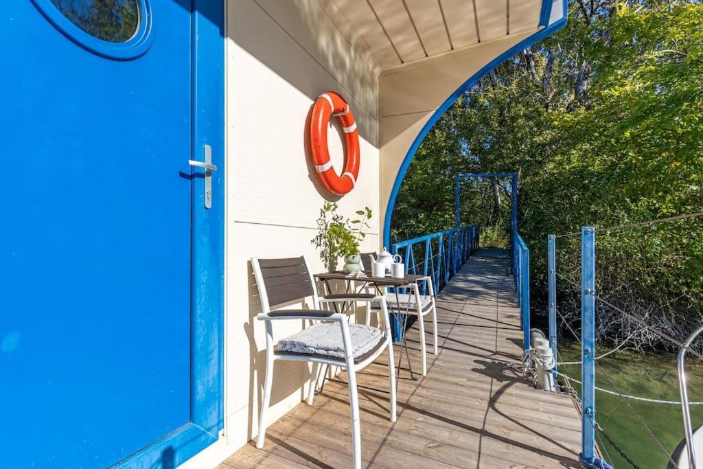 Ocarujuci Houseboat Na Dunaji Братислава Экстерьер фото